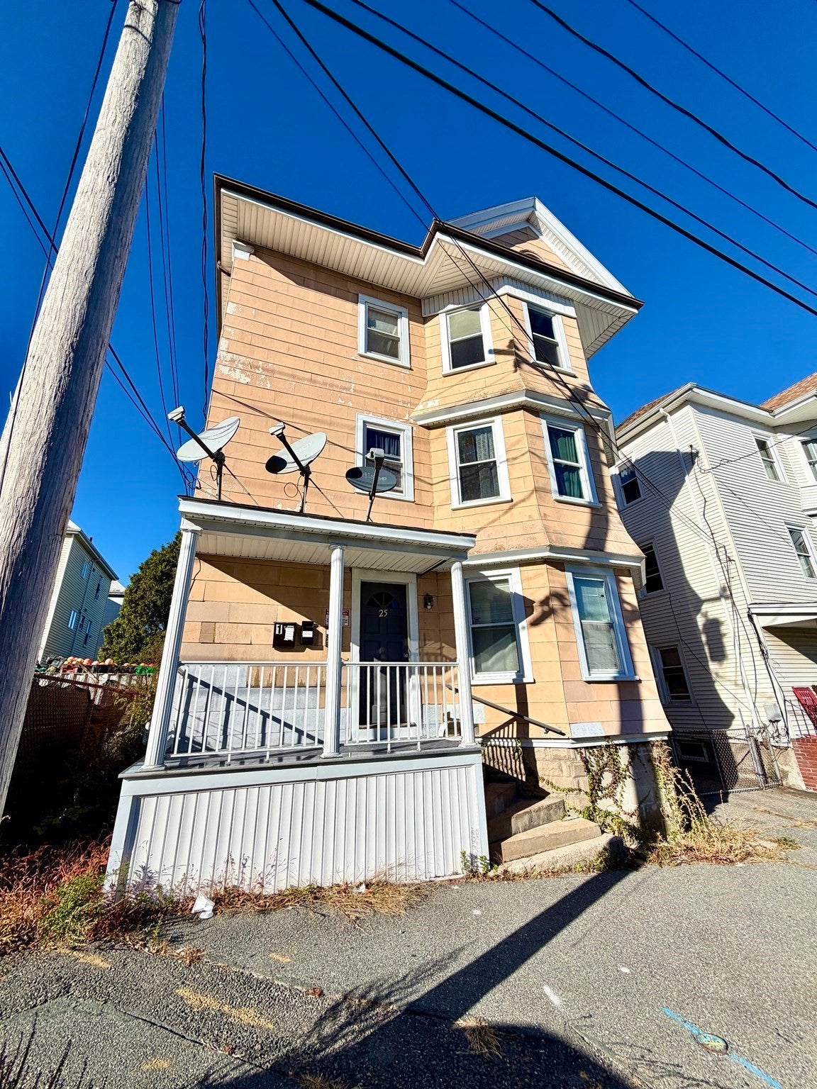 25 Adams St