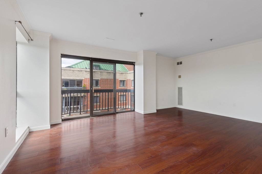 15 N Beacon St 1003