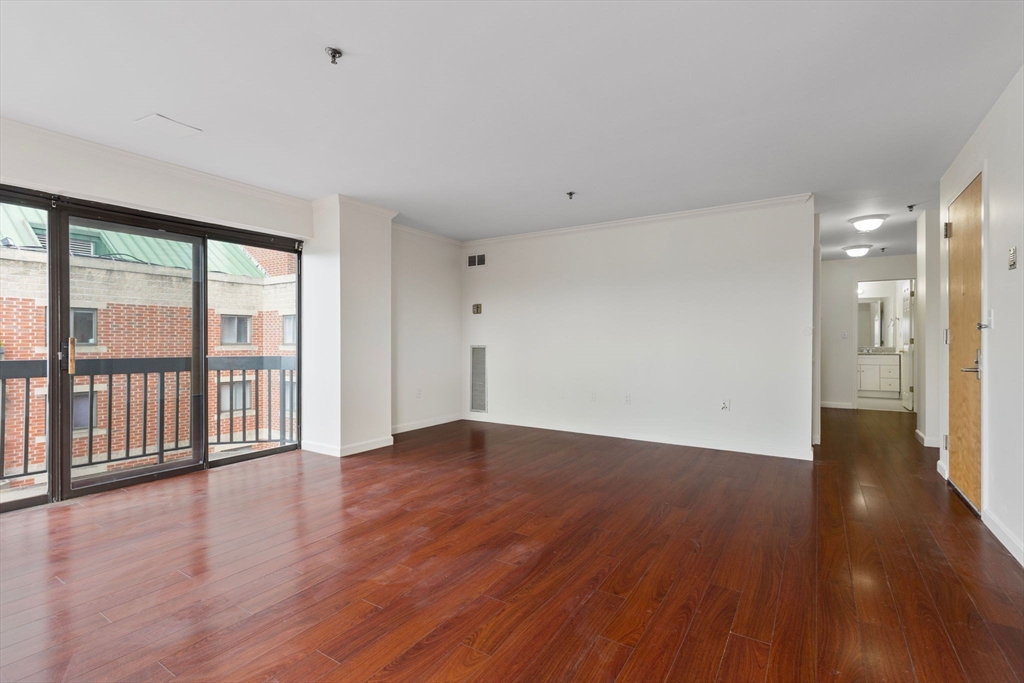 15 N Beacon St 1003