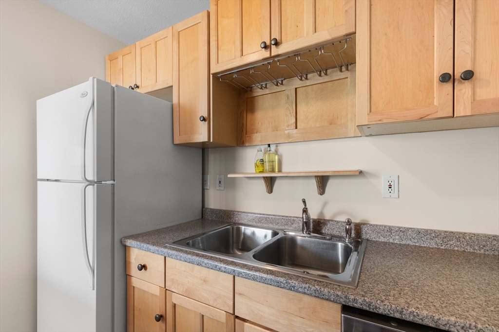 80 Wingate St 4C