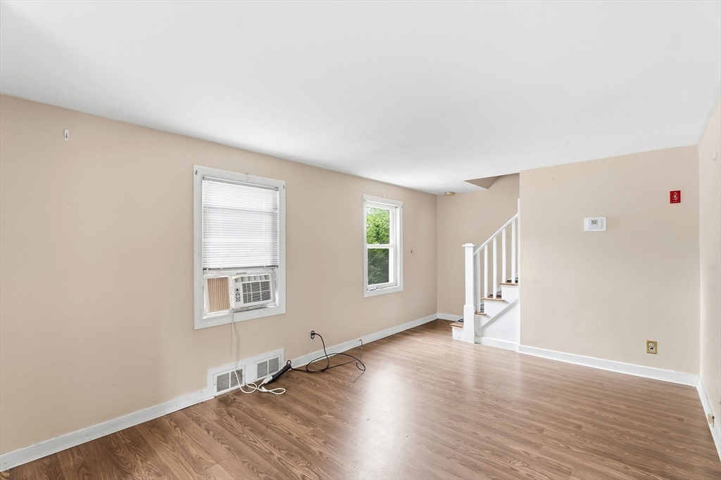 127 Sunnyside Ave 127