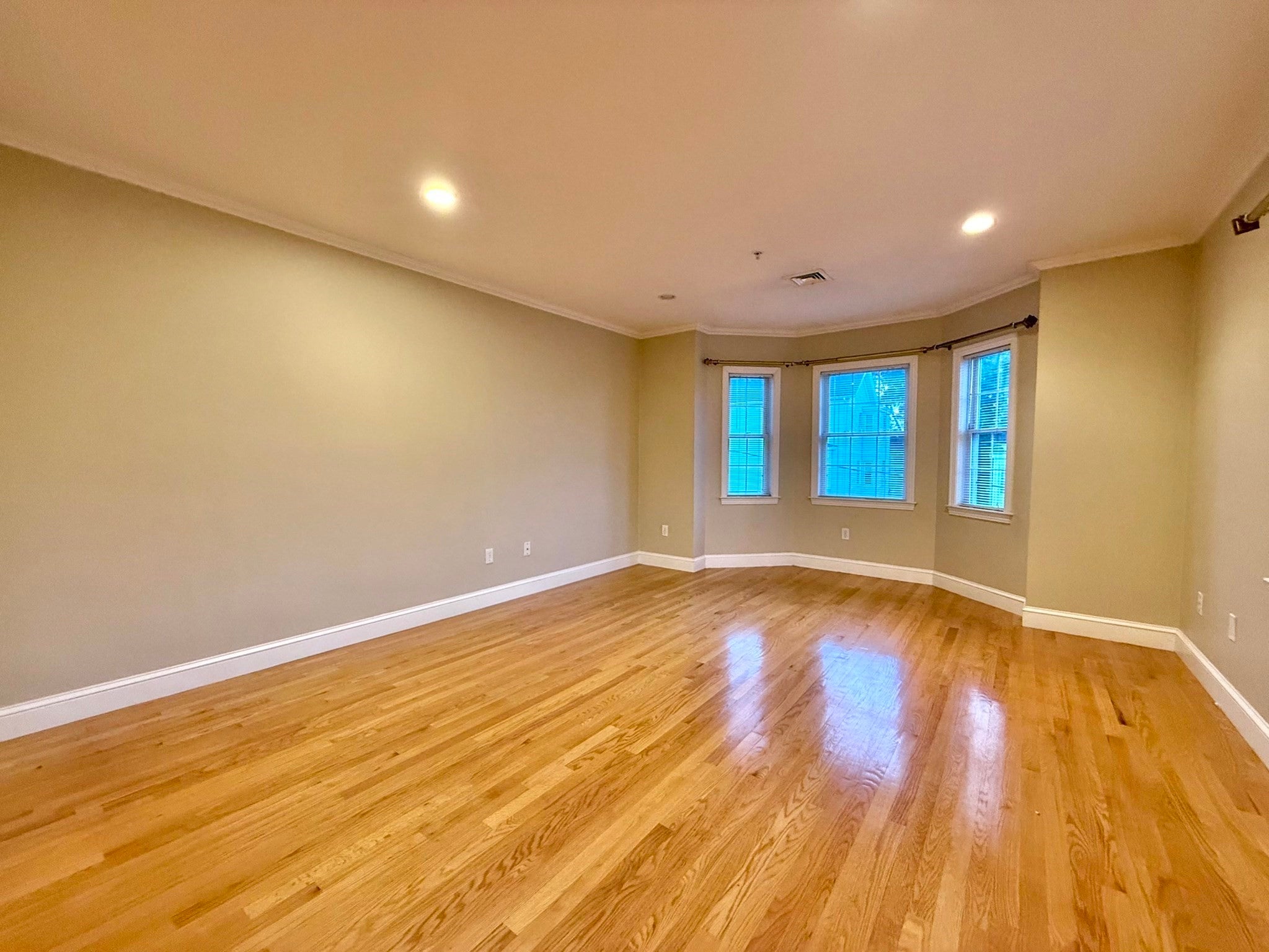 146 Adams St #2, Waltham, MA Photo #12