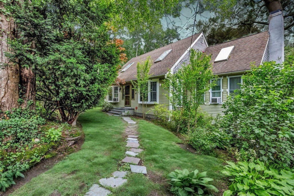 47 Galleon Dr