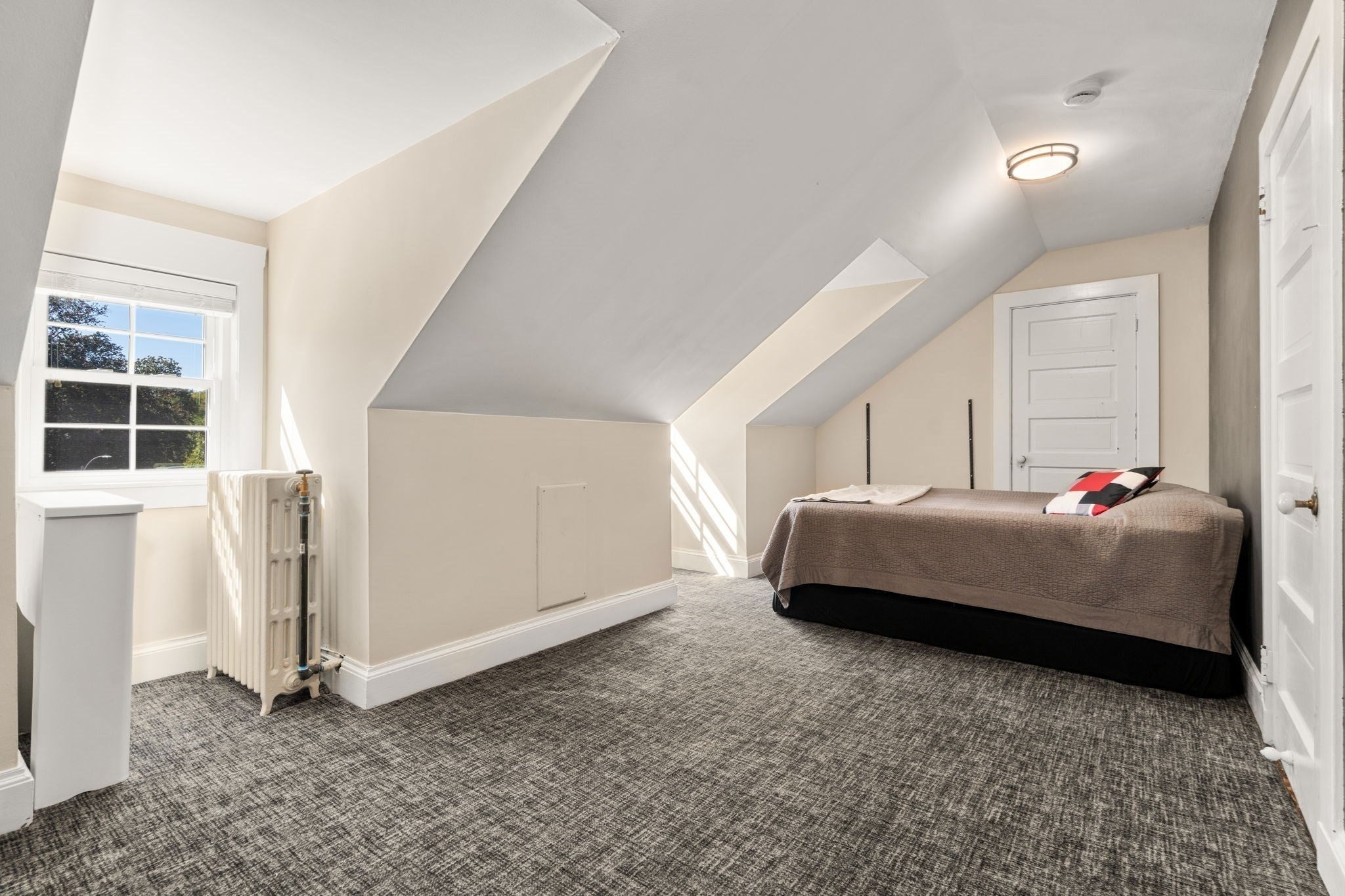 393 Commonwealth AVE, Newton, MA Photo #23