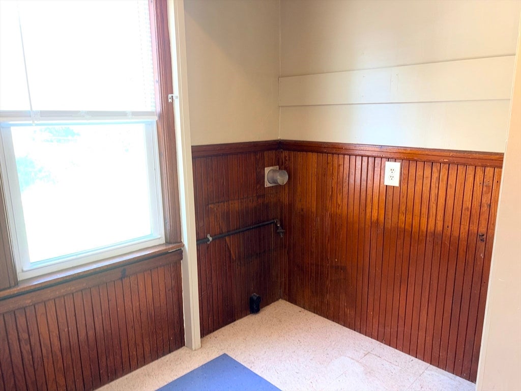 10 Eddy St, Webster, MA Photo #21