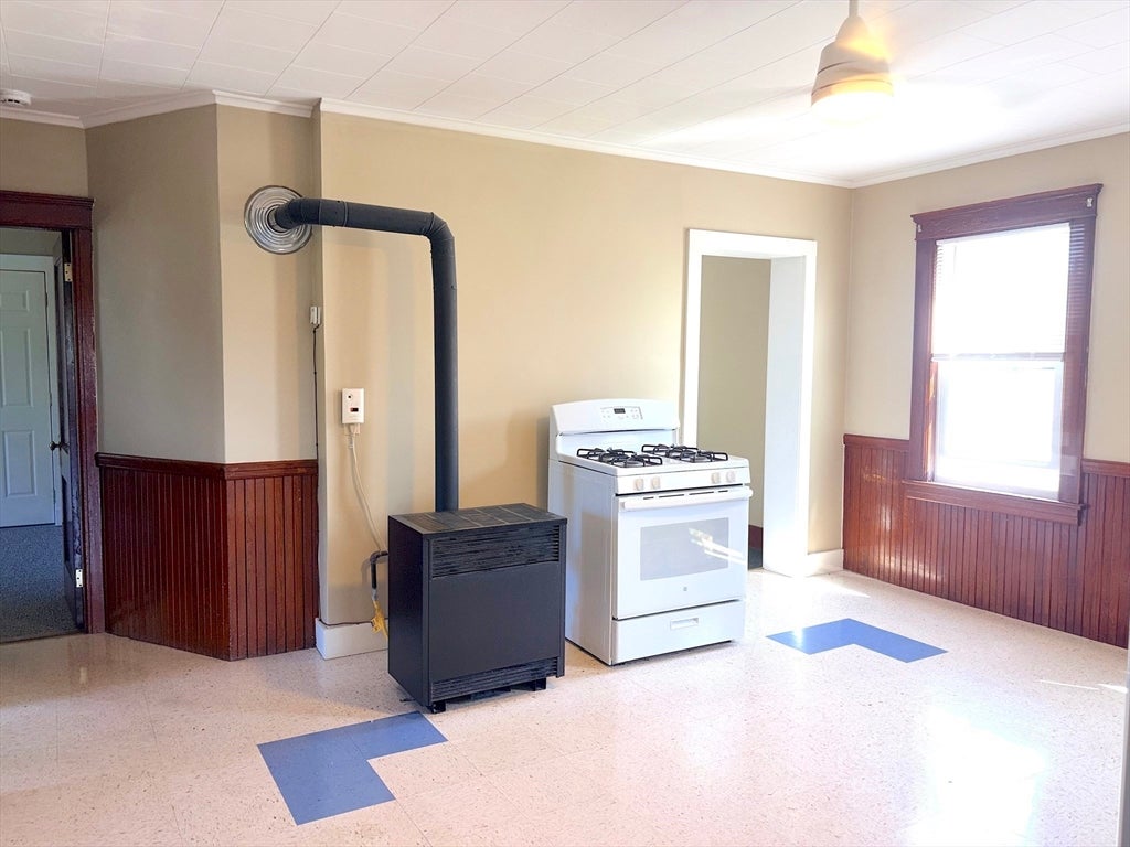 10 Eddy St, Webster, MA Photo #19