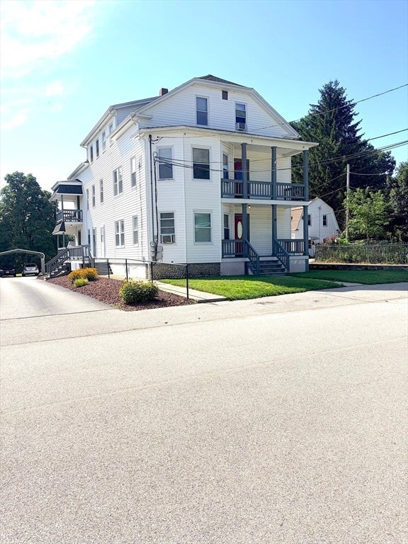 Photo of 10 Eddy St, Webster, MA