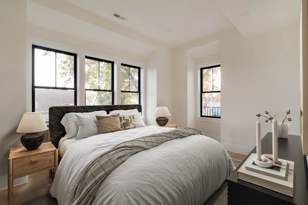 Somerville, Massachusetts 02145, United States, 7 Bedrooms Bedrooms, ,7 BathroomsBathrooms,Residential,Active,242715