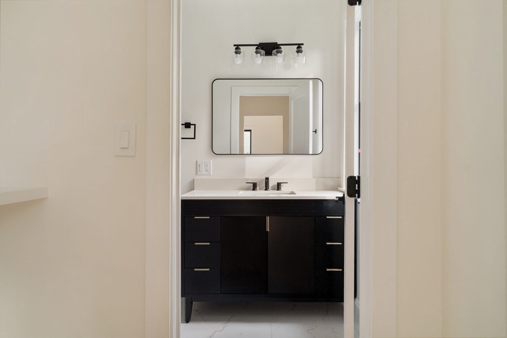 Somerville, Massachusetts 02145, United States, 7 Bedrooms Bedrooms, ,7 BathroomsBathrooms,Residential,Active,242715