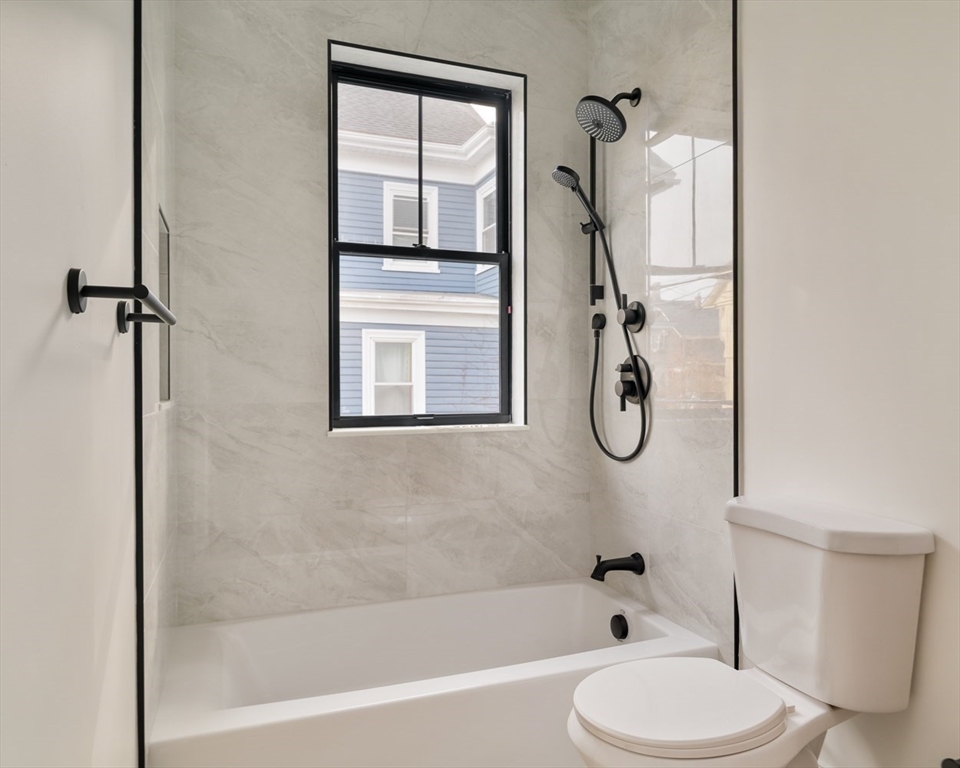 Somerville, Massachusetts 02145, United States, 7 Bedrooms Bedrooms, ,7 BathroomsBathrooms,Residential,Active,242715