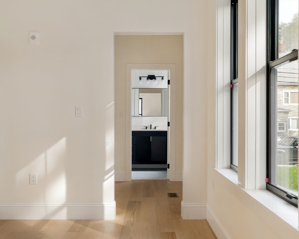 Somerville, Massachusetts 02145, United States, 7 Bedrooms Bedrooms, ,7 BathroomsBathrooms,Residential,Active,242715