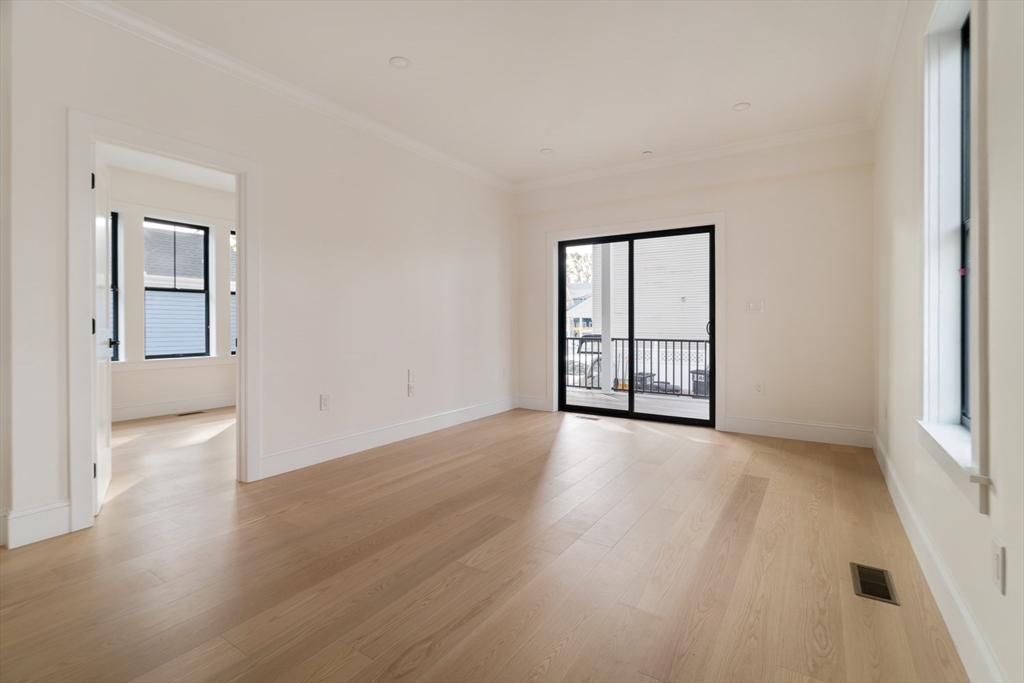 Somerville, Massachusetts 02145, United States, 7 Bedrooms Bedrooms, ,7 BathroomsBathrooms,Residential,Active,242715