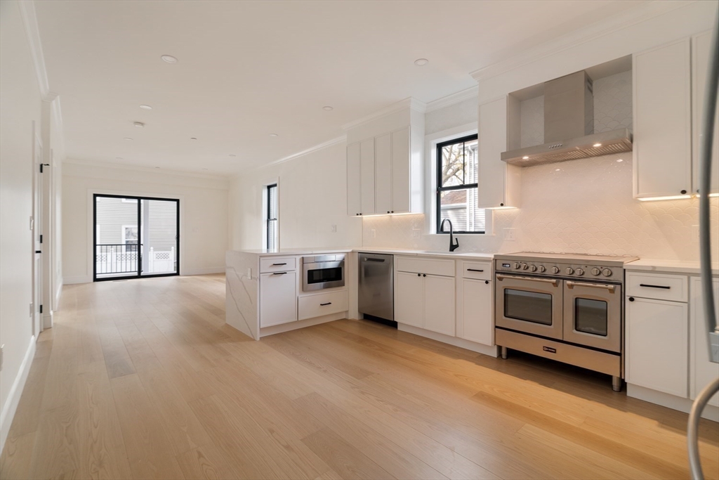 Somerville, Massachusetts 02145, United States, 7 Bedrooms Bedrooms, ,7 BathroomsBathrooms,Residential,Active,242715