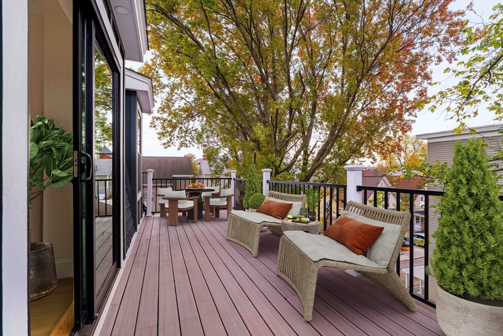 Somerville, Massachusetts 02145, United States, 7 Bedrooms Bedrooms, ,7 BathroomsBathrooms,Residential,Active,242715