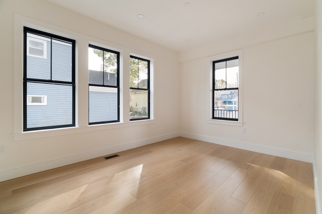 Somerville, Massachusetts 02145, United States, 7 Bedrooms Bedrooms, ,7 BathroomsBathrooms,Residential,Active,242715