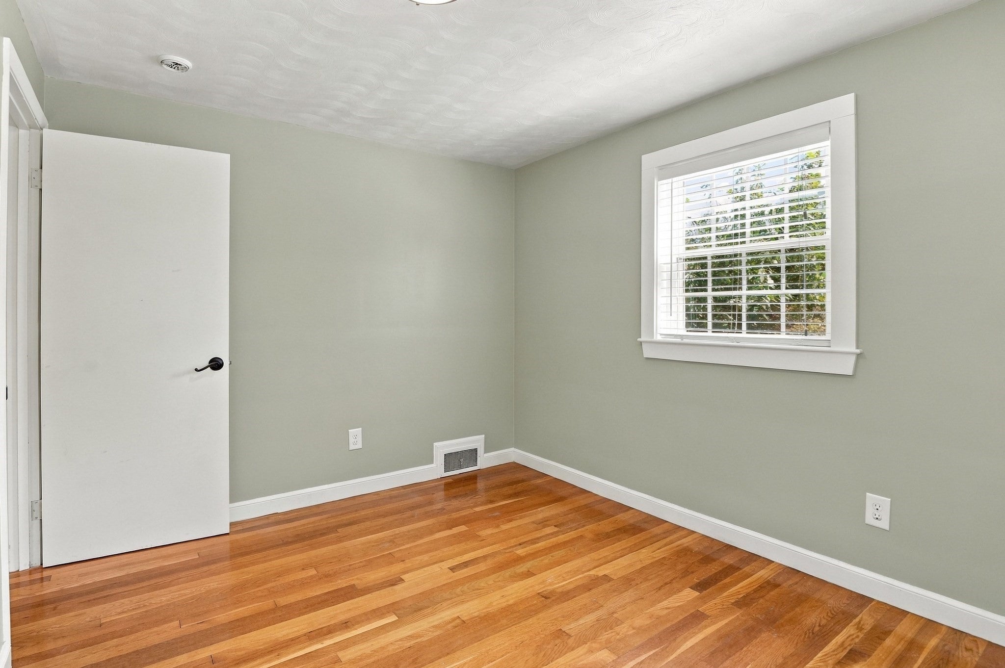6 Danielian Drive, West Boylston, MA, 6 Danielian Drive, West Boylston, MA Photo #14