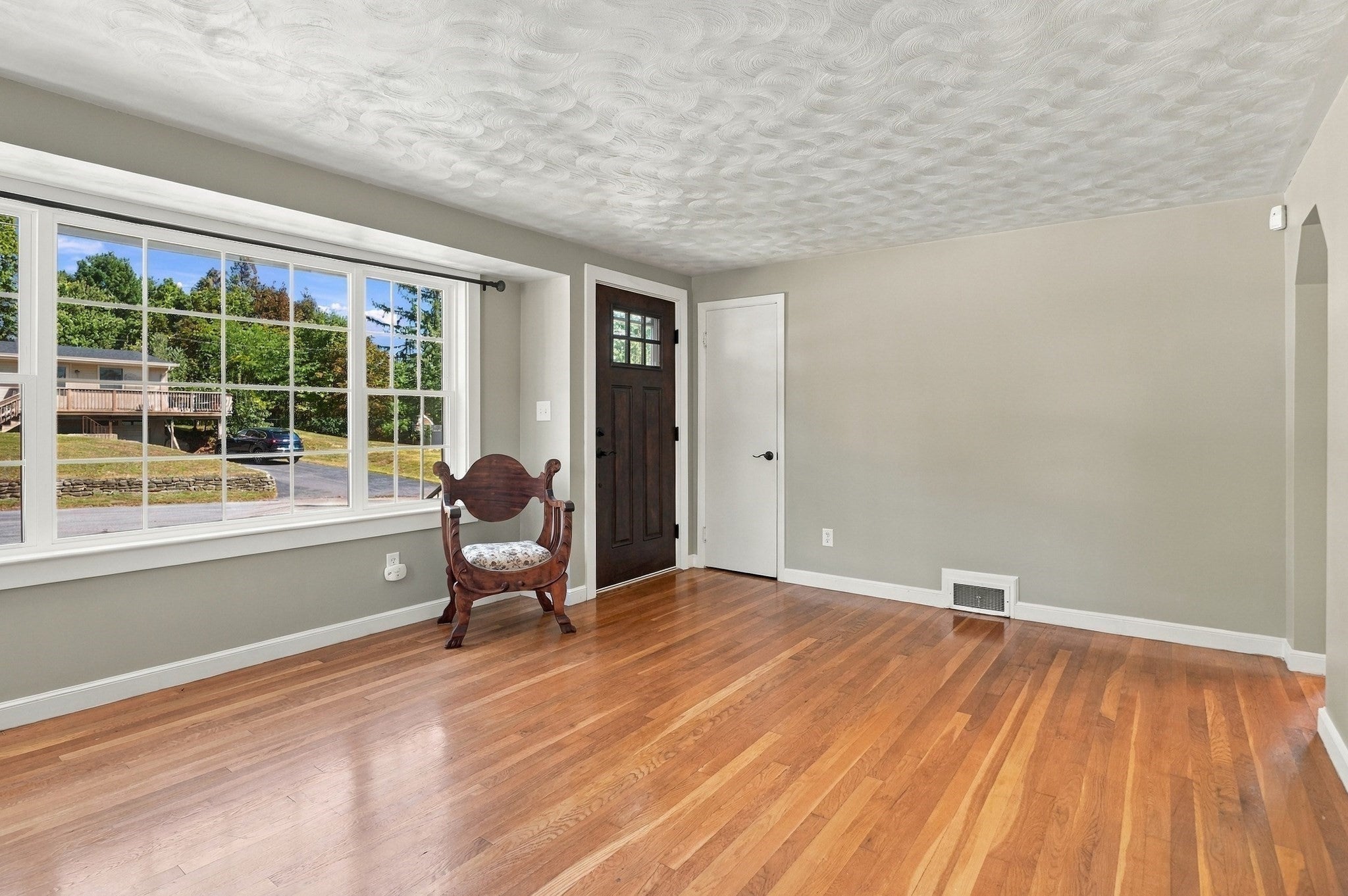6 Danielian Drive