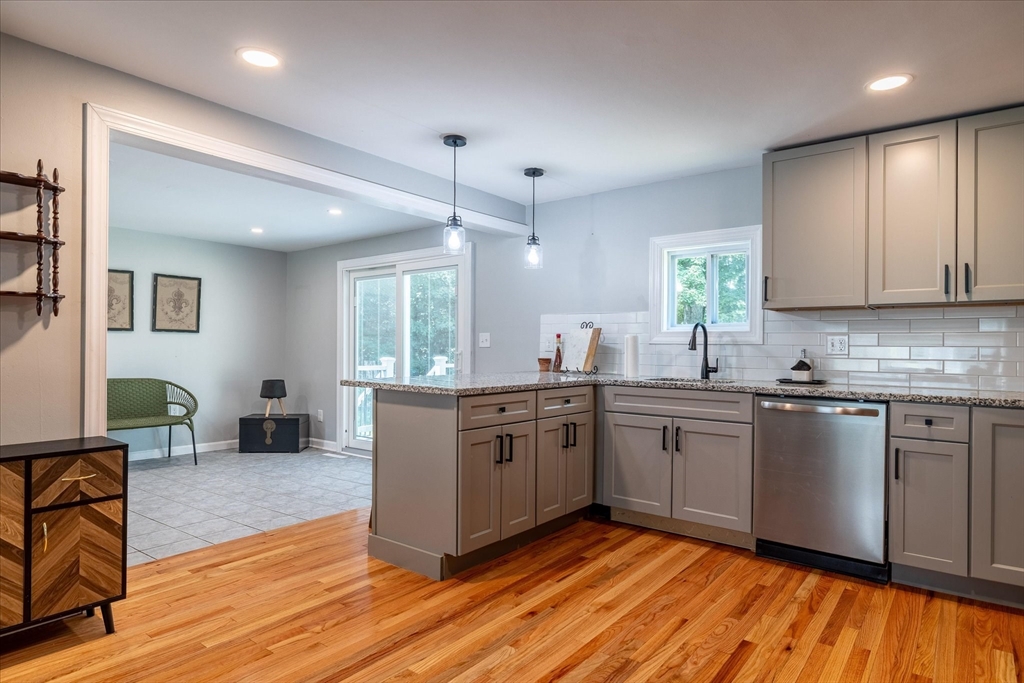 13 Curley Dr, Hudson, MA Photo #14