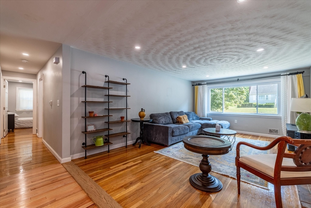 13 Curley Dr, Hudson, MA Photo #19