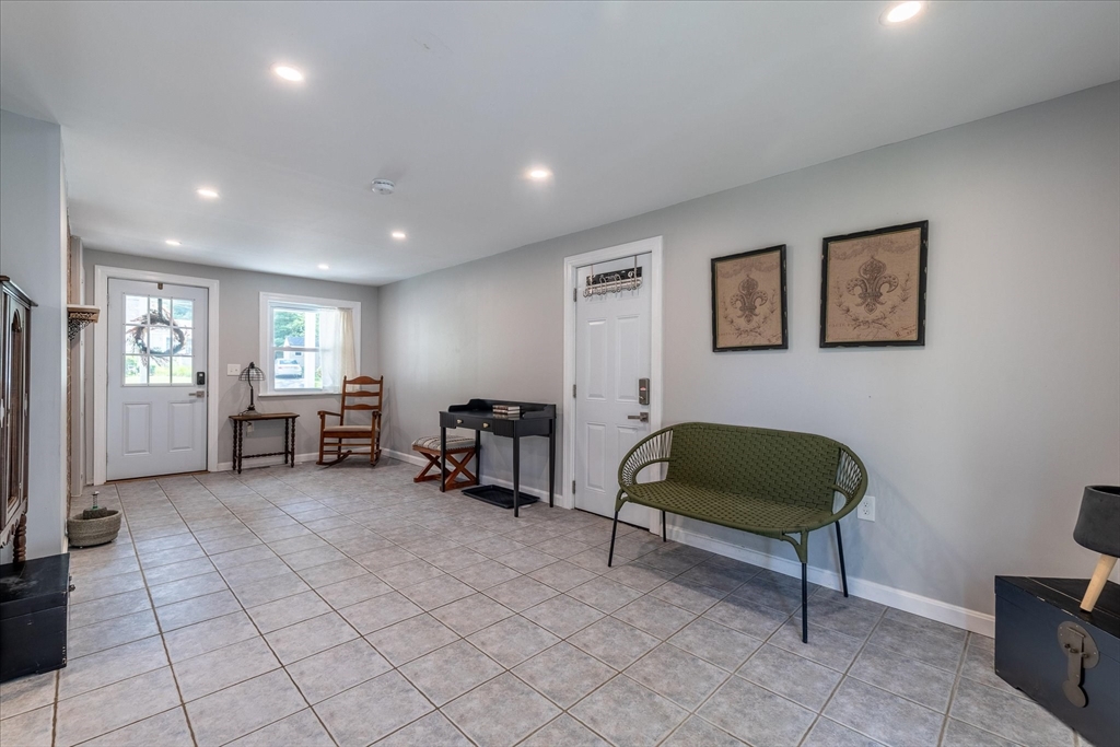 13 Curley Dr, Hudson, MA Photo #11