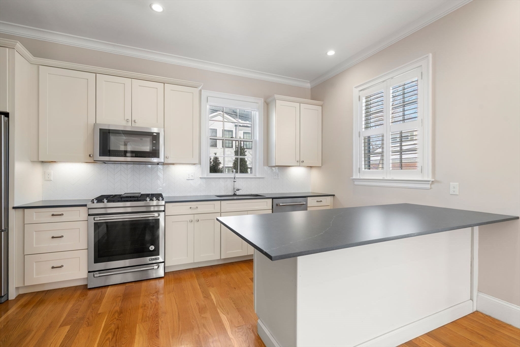 23 Chickatawbut St 2