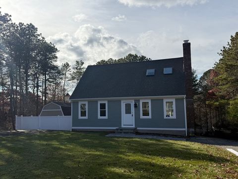35 Claulise Ln Mashpee MA 02649