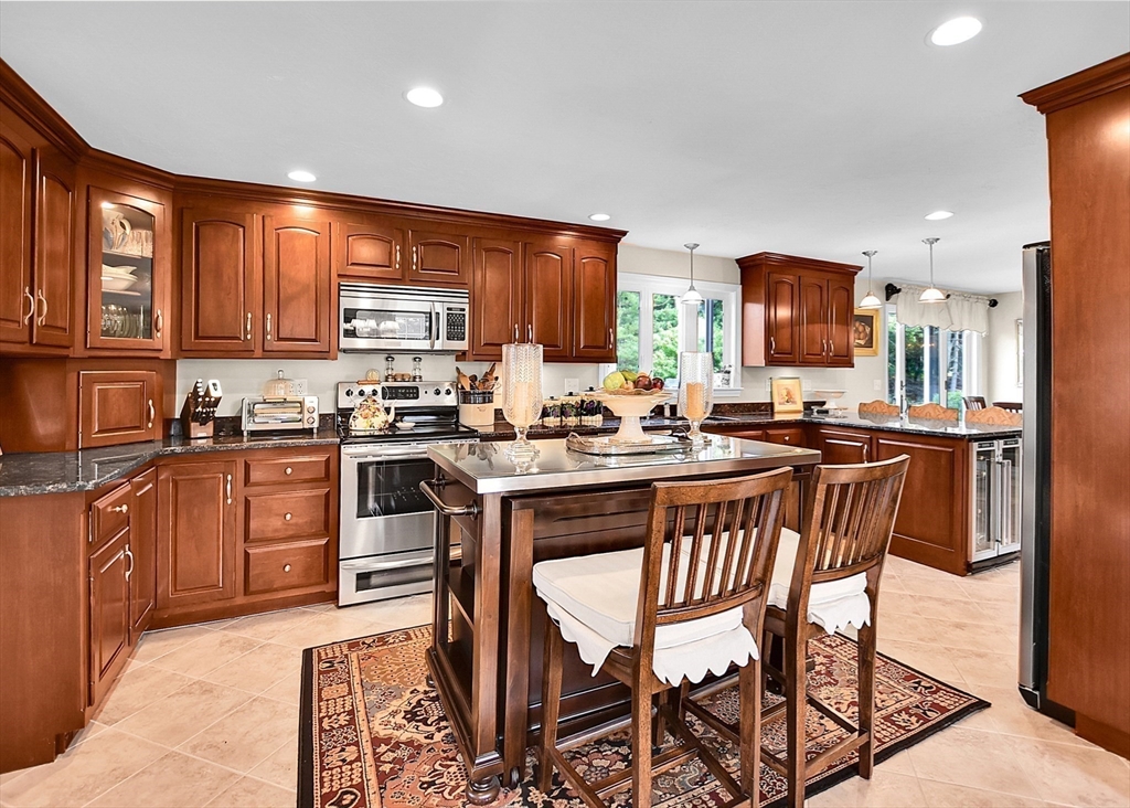 82 Bellingham Rd, Blackstone, MA Photo #5