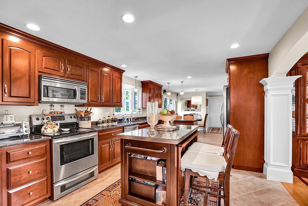82 Bellingham Rd, Blackstone, MA Photo #7