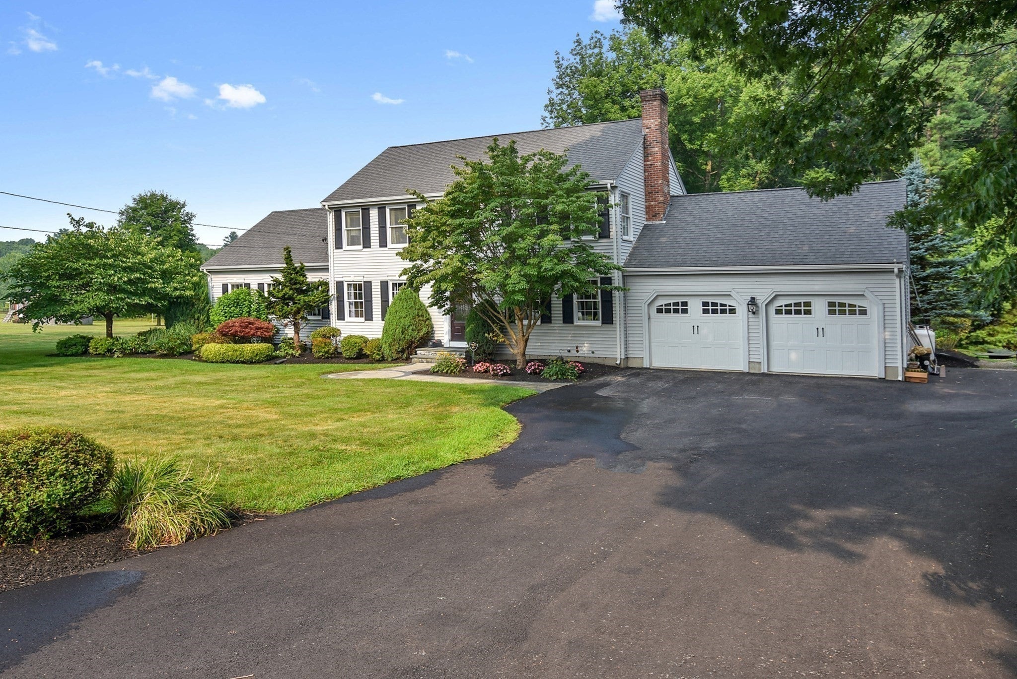 82 Bellingham Rd, Blackstone MA 01504