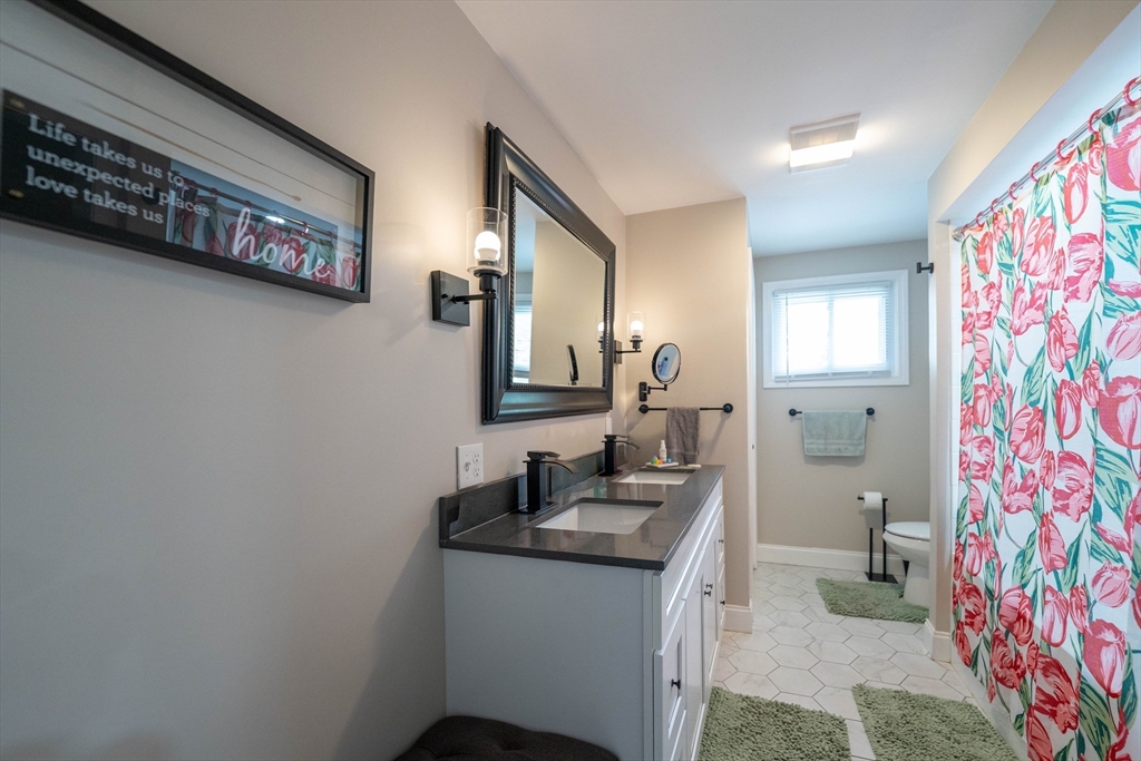 14 Ludlow St, Acushnet, MA Photo #17