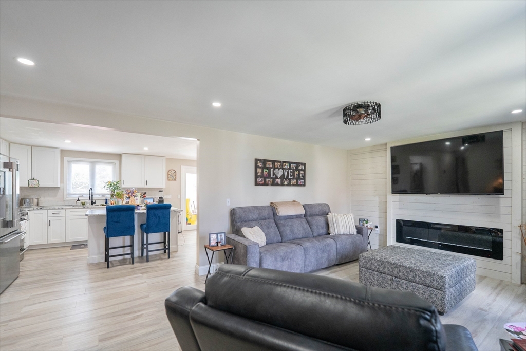14 Ludlow St, Acushnet, MA Photo #5
