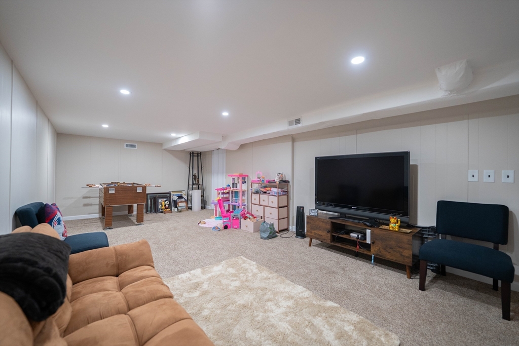 14 Ludlow St, Acushnet, MA Photo #23