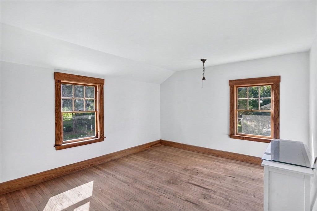 4 Oakland St, Mattapoisett, MA Photo #12