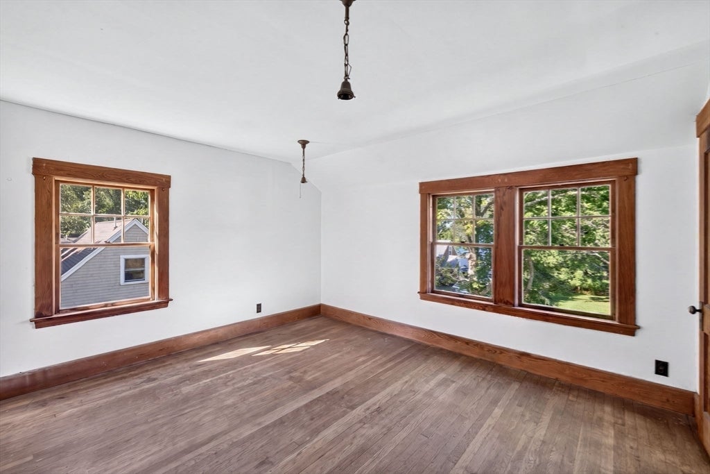 4 Oakland St, Mattapoisett, MA Photo #11