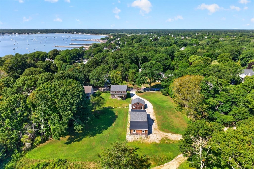 4 Oakland St, Mattapoisett, MA Photo #2