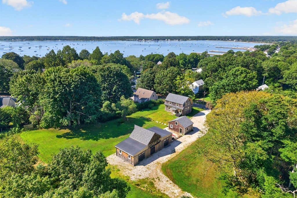 Photo of 4 Oakland St, Mattapoisett, MA