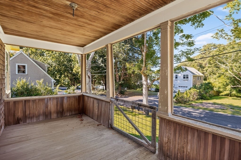 4 Oakland St, Mattapoisett, MA Photo #18