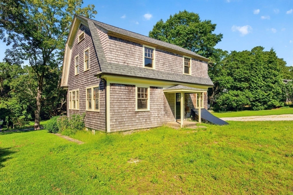 4 Oakland St, Mattapoisett, MA Photo #6