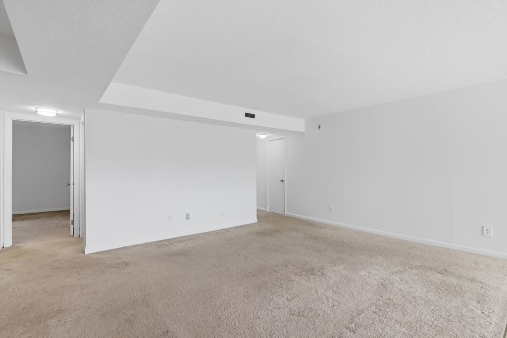 26 Beacon Street 10F