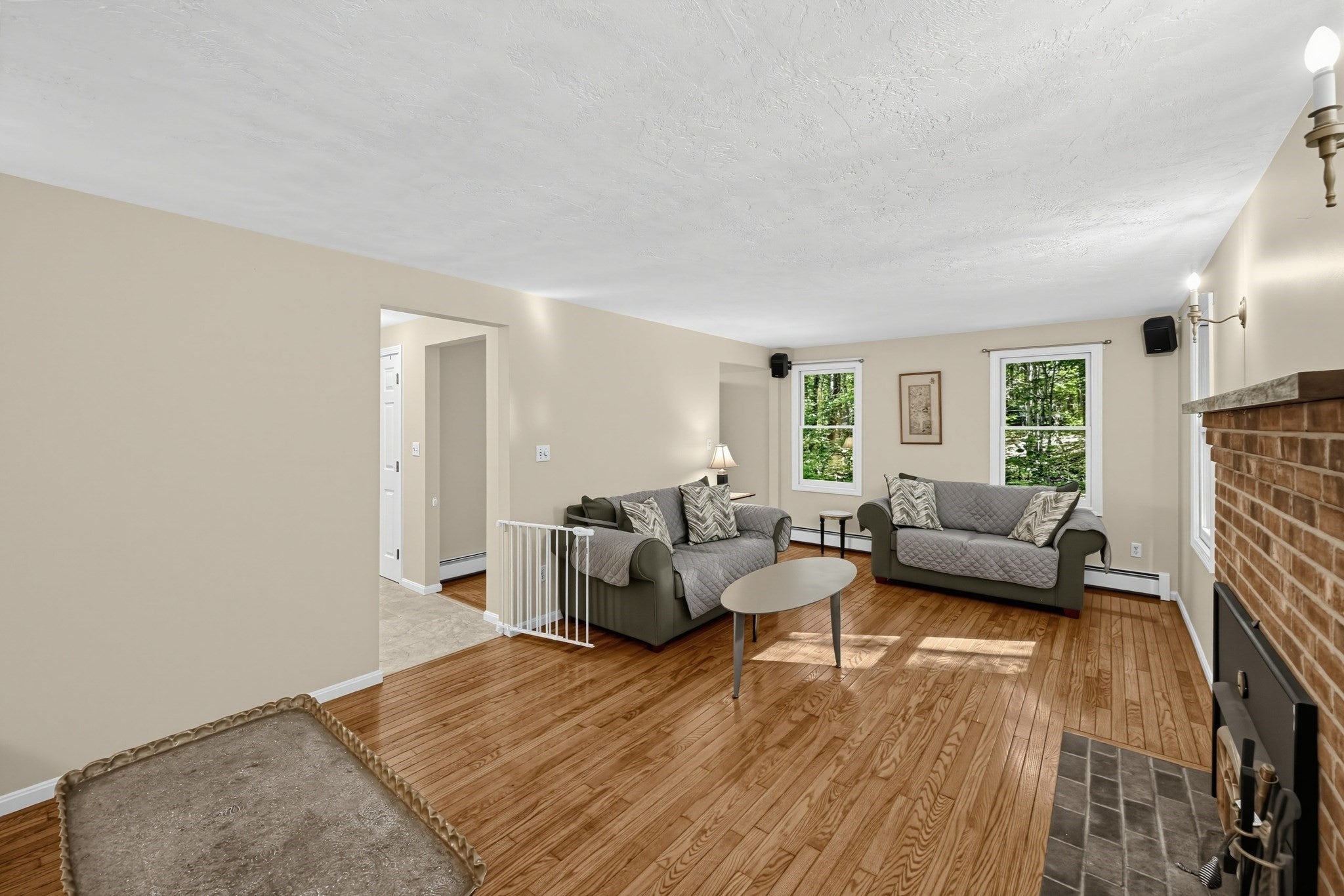 6 Woodview Dr