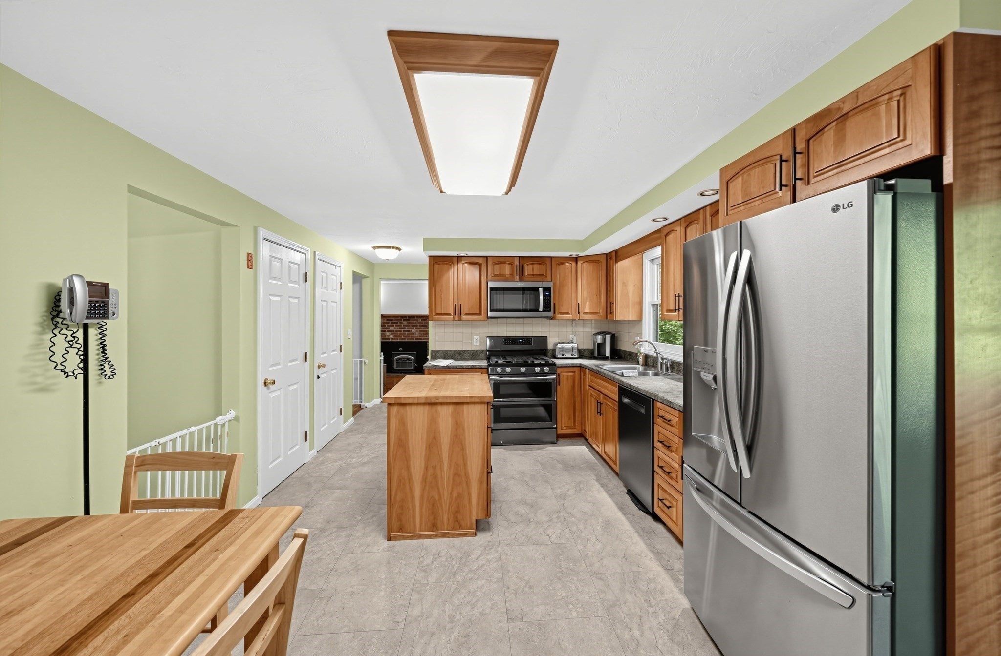6 Woodview Dr, Hubbardston, MA, 6 Woodview Dr, Hubbardston, MA Photo #9