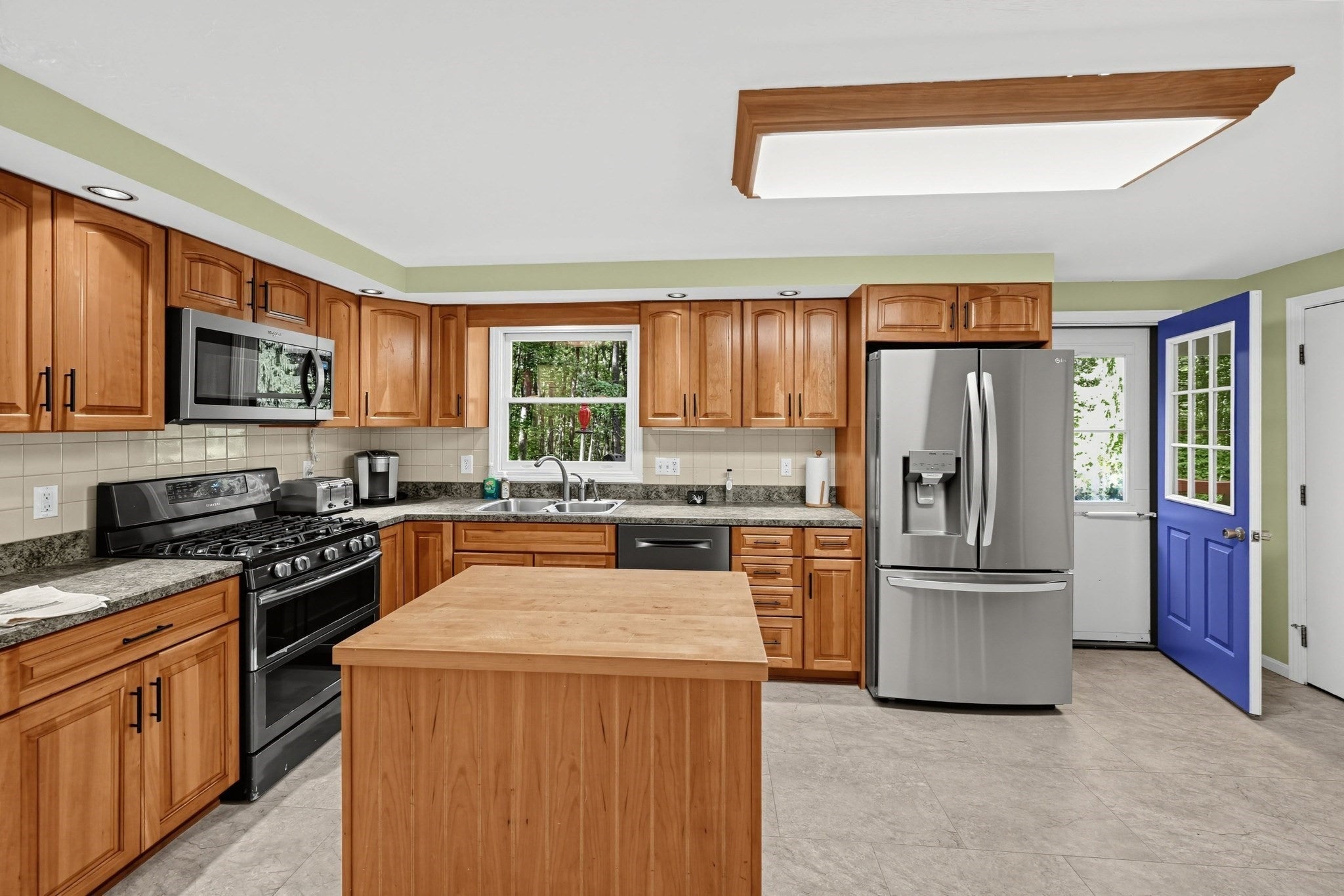 6 Woodview Dr, Hubbardston, MA, 6 Woodview Dr, Hubbardston, MA Photo #10
