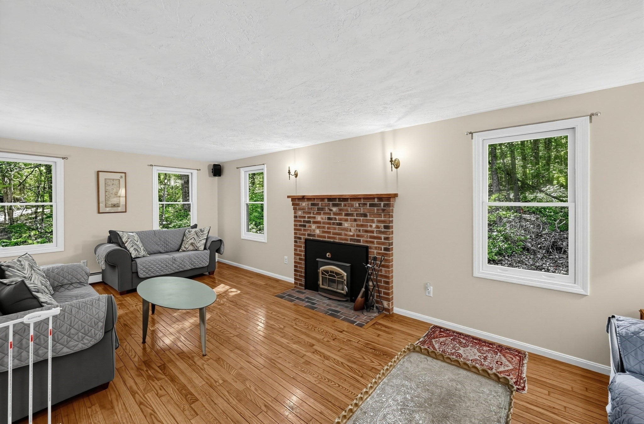 6 Woodview Dr