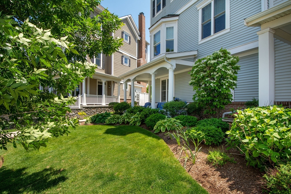141 Hms Stayner Drive 306