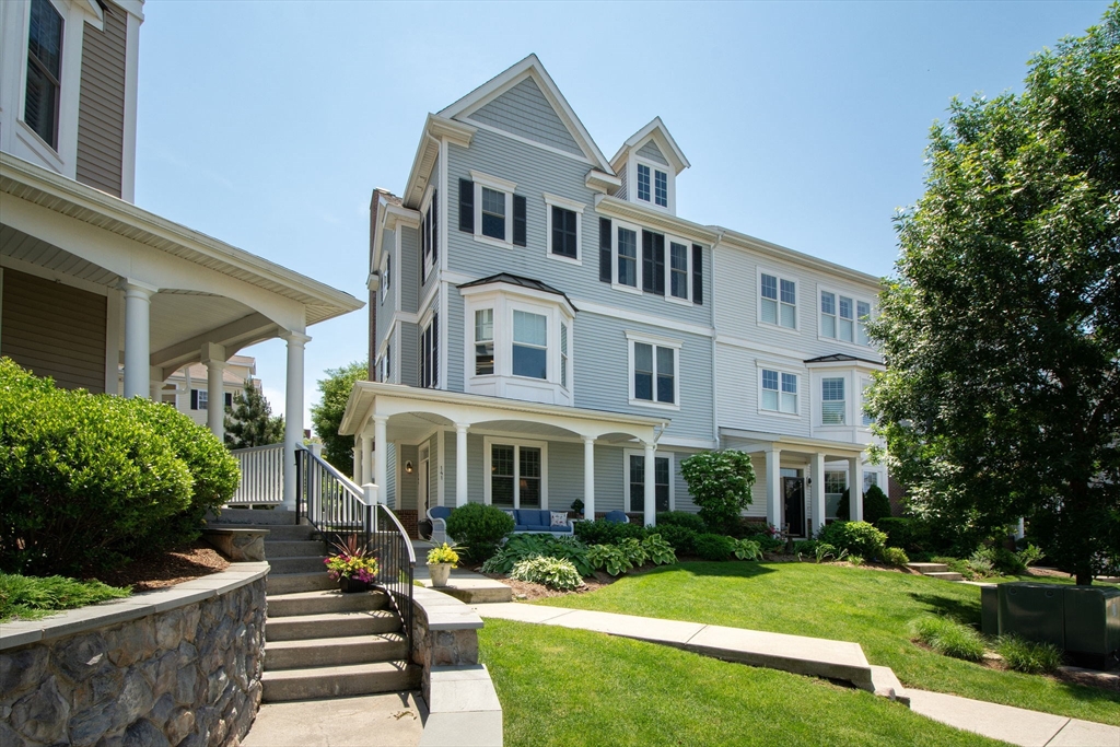 141 Hms Stayner Drive 306
