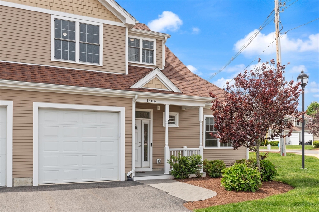 70 Endicott 1406