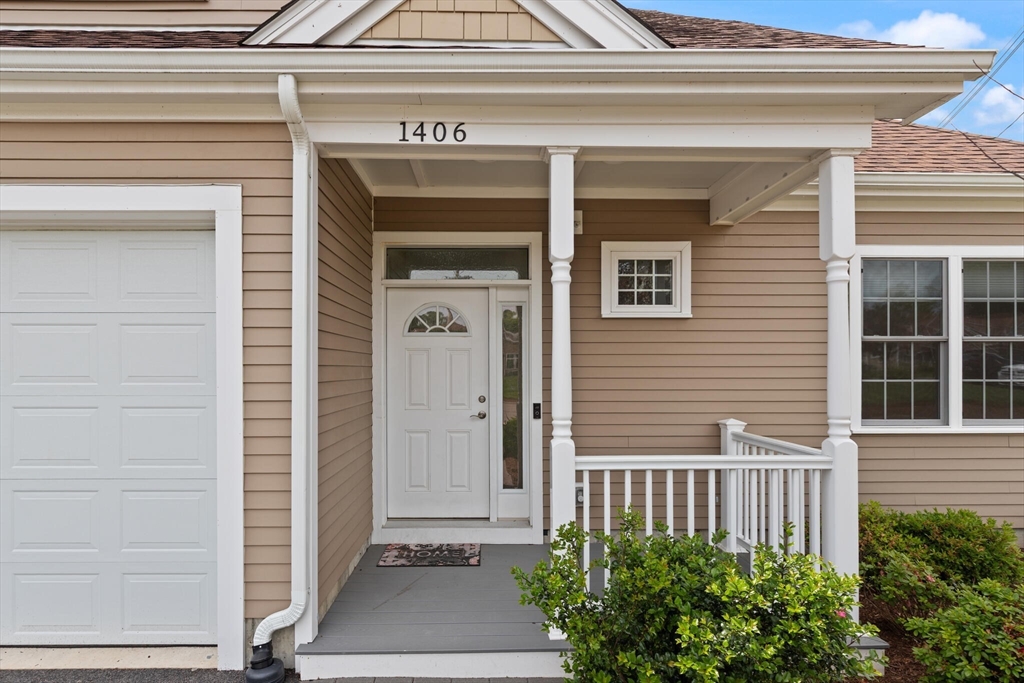 70 Endicott 1406