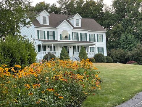 367 Mulpus Rd Lunenburg MA 01462