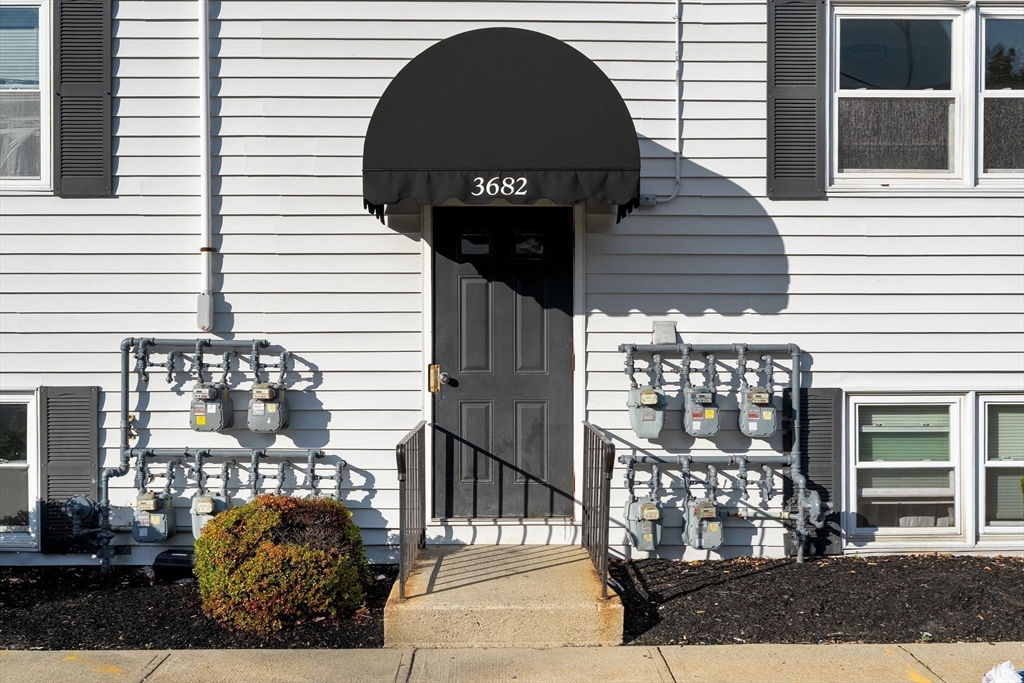 3682 N Main St 7