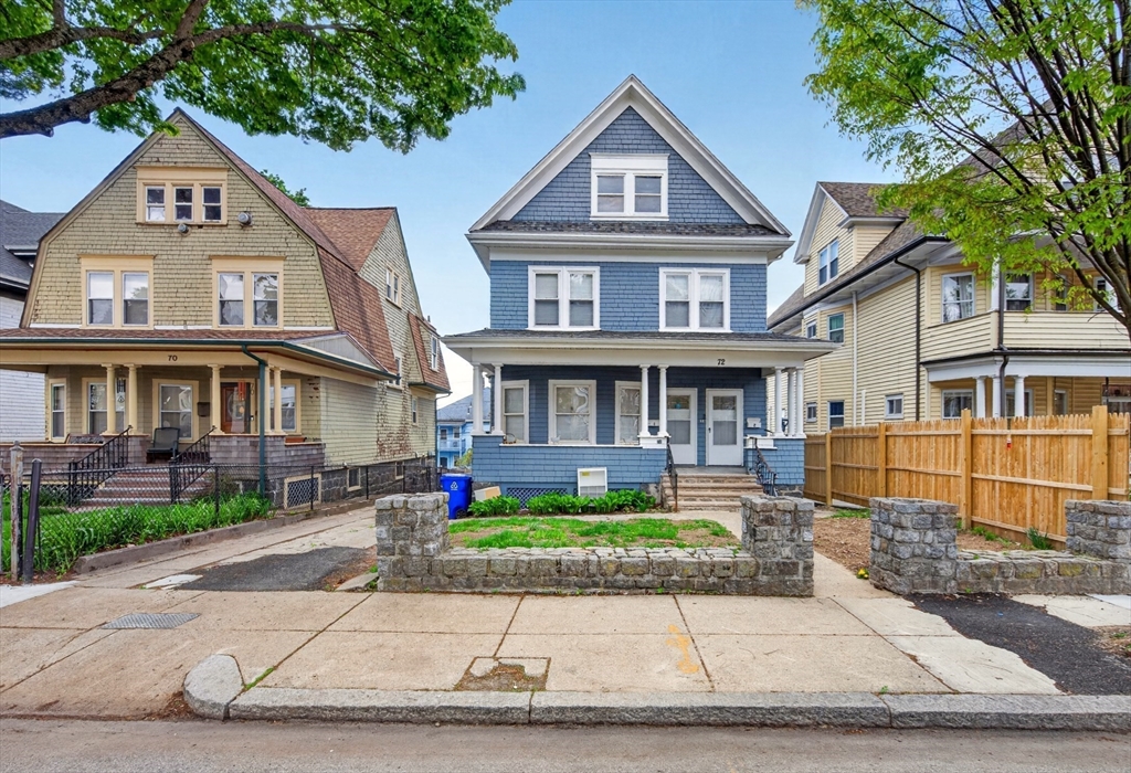 72 Wellington Hill St